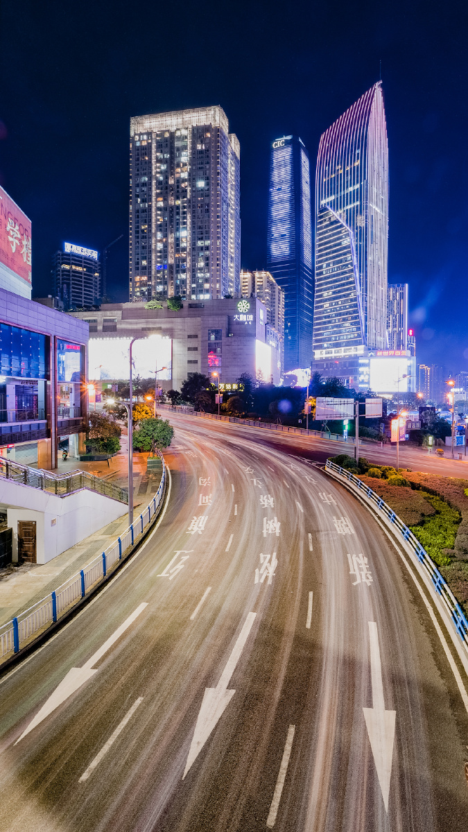 车水马龙,城市脉动. - 风引帆回 - 图虫