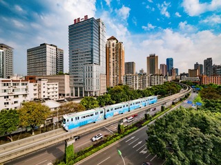 706929