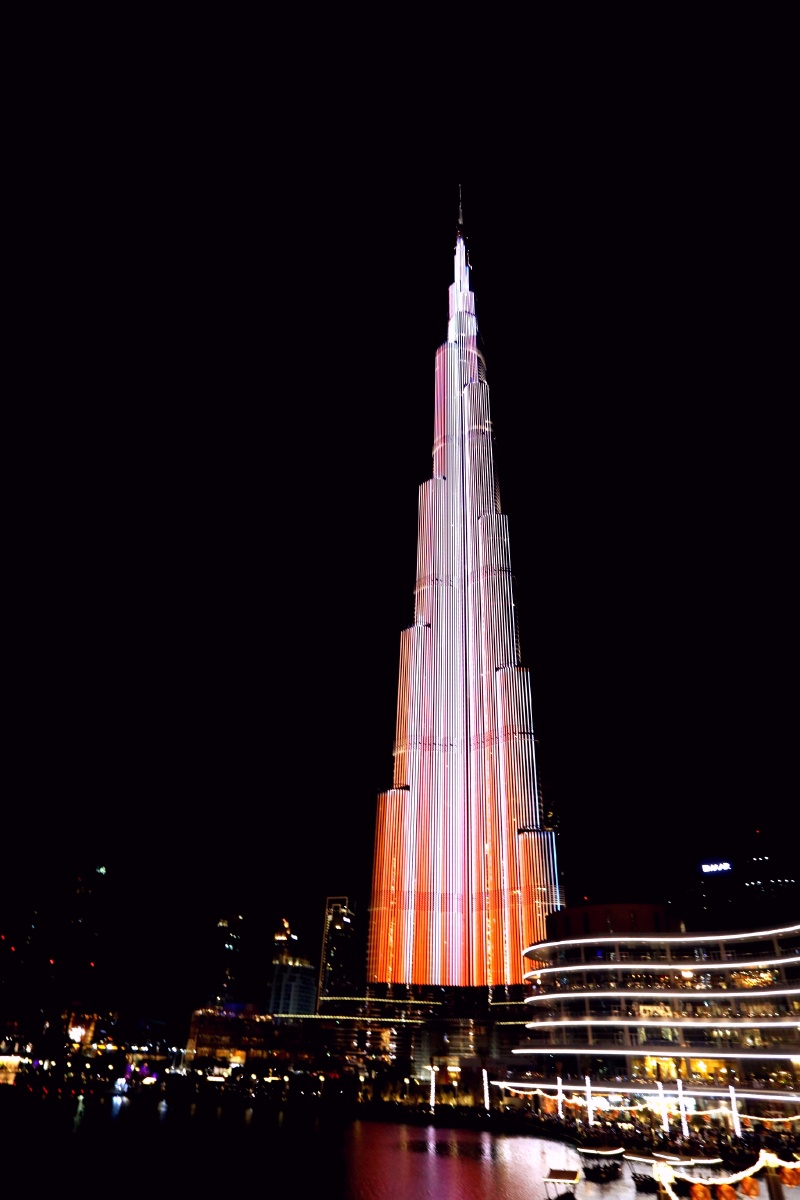 傍晚的迪拜塔