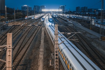 21747