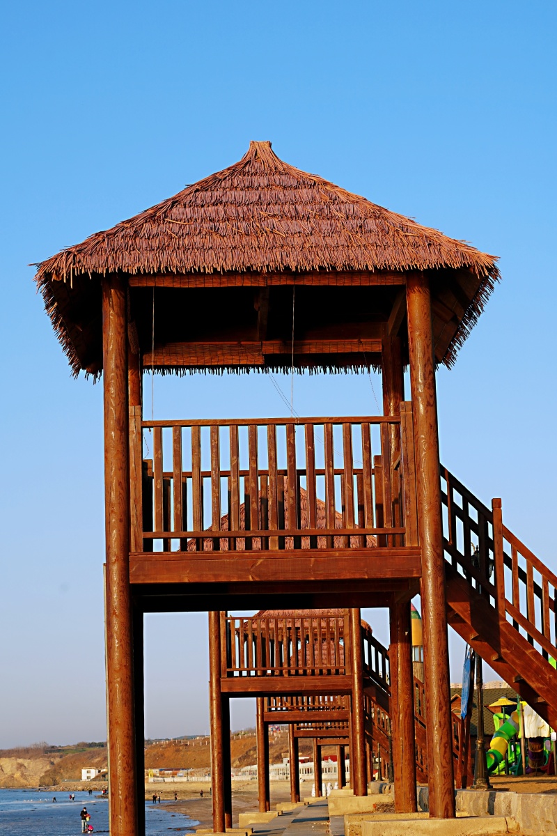 海边观景楼摄于下家河滨海公园