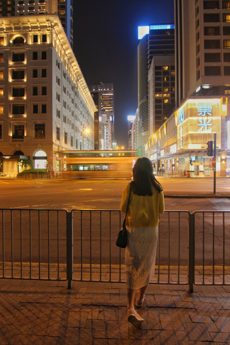 繁华街头夜景都市    打开微信,使用"扫一扫"即可将网页分享之朋友圈
