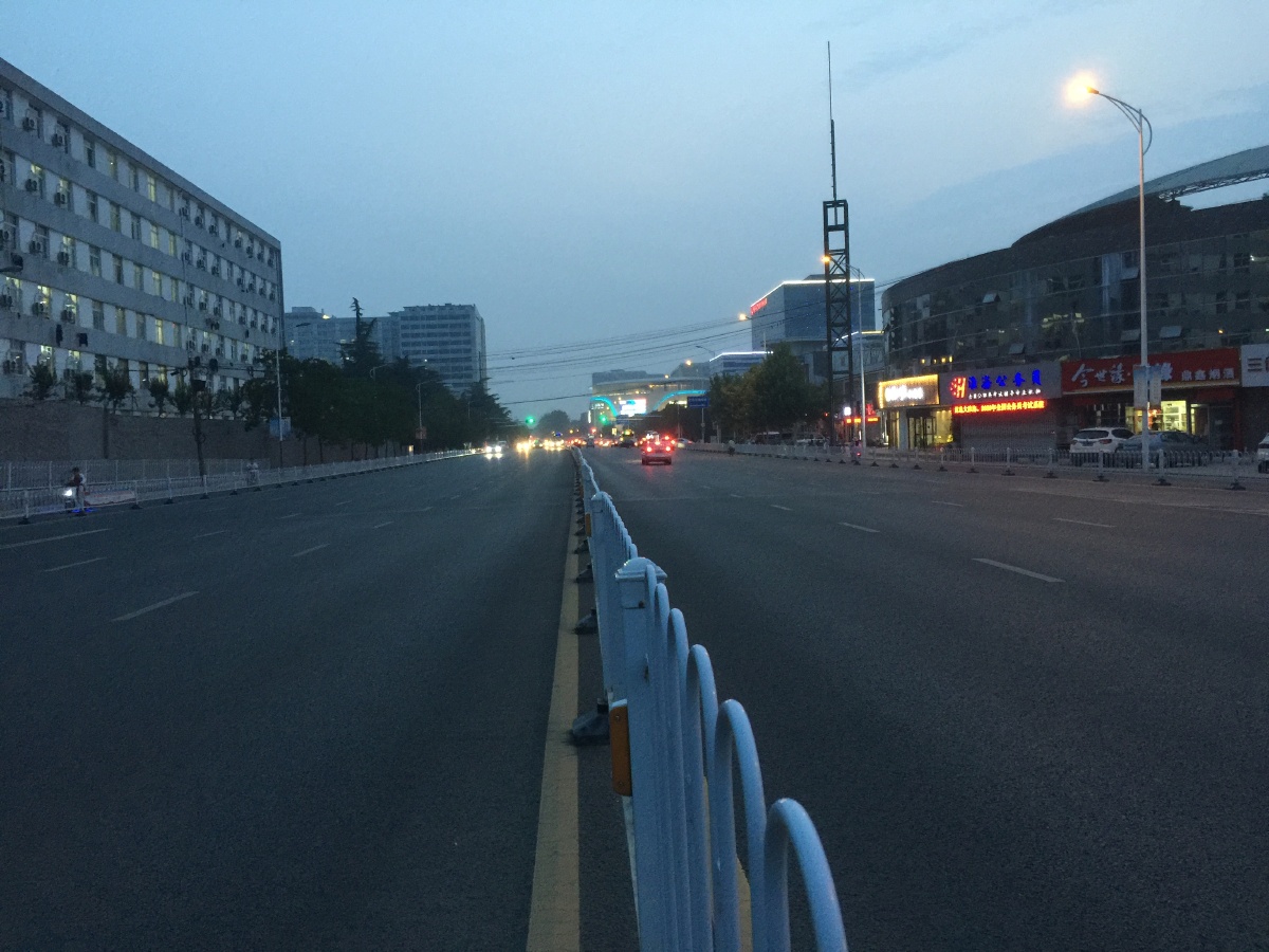 青岛深圳路东韩房价,深圳到比亚迪总部有几个火车站?