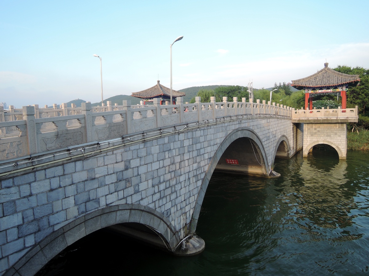 徐州云龙湖风景区云汇桥一侧
