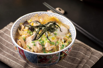 鸡肉蛋盖浇饭 鶏肉の亲子丼Fried Egg Rice with Chicken 38元1份 2