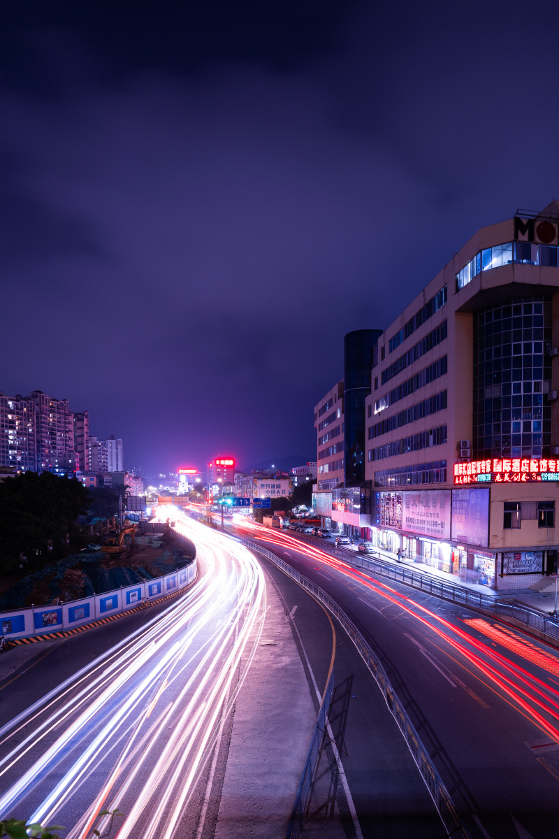 深圳街头夜景赛博朋克调色