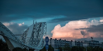 269943
