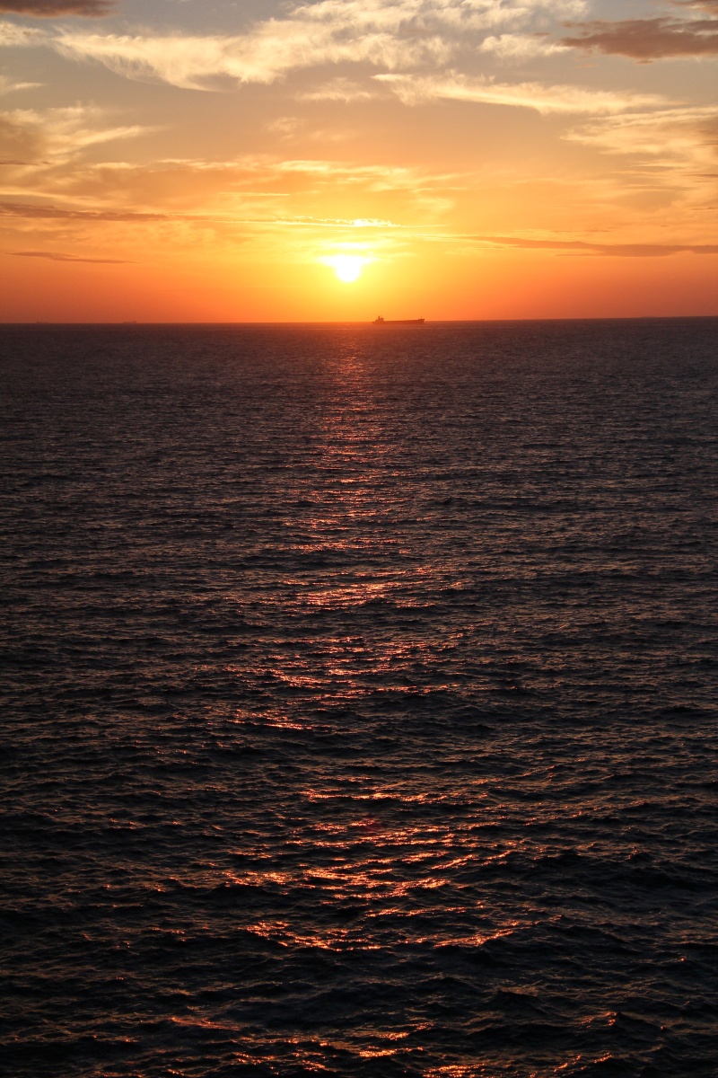 日落余晖,温暖海面