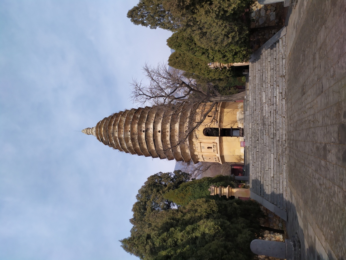 登封嵩岳寺塔