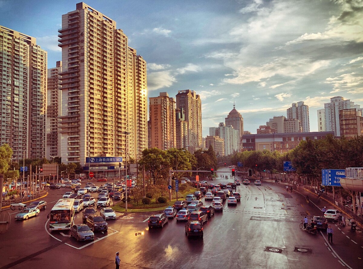 雨后街道唯美图片