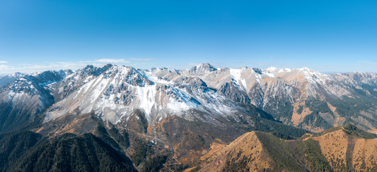 航拍四川甘孜州高原雪山森林全景自然风光