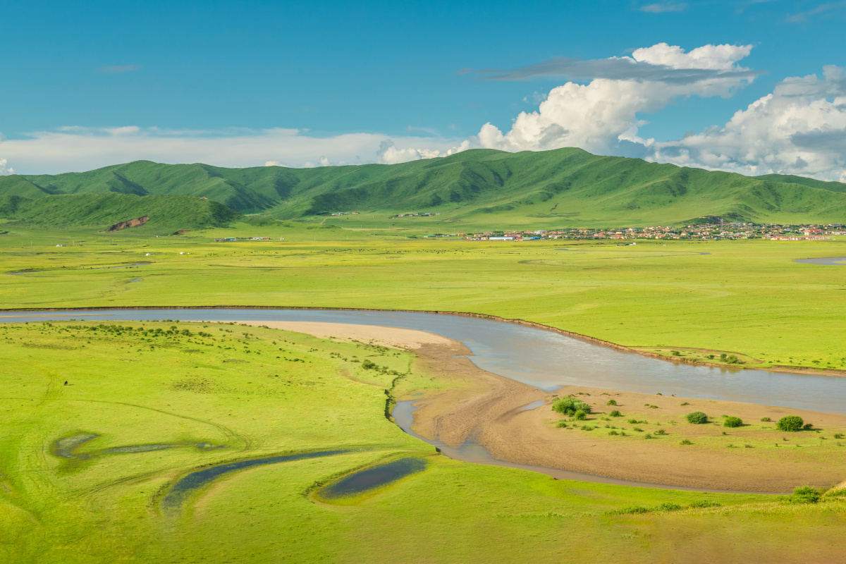 四川阿坝红原大草原月亮湾夏季自然风光