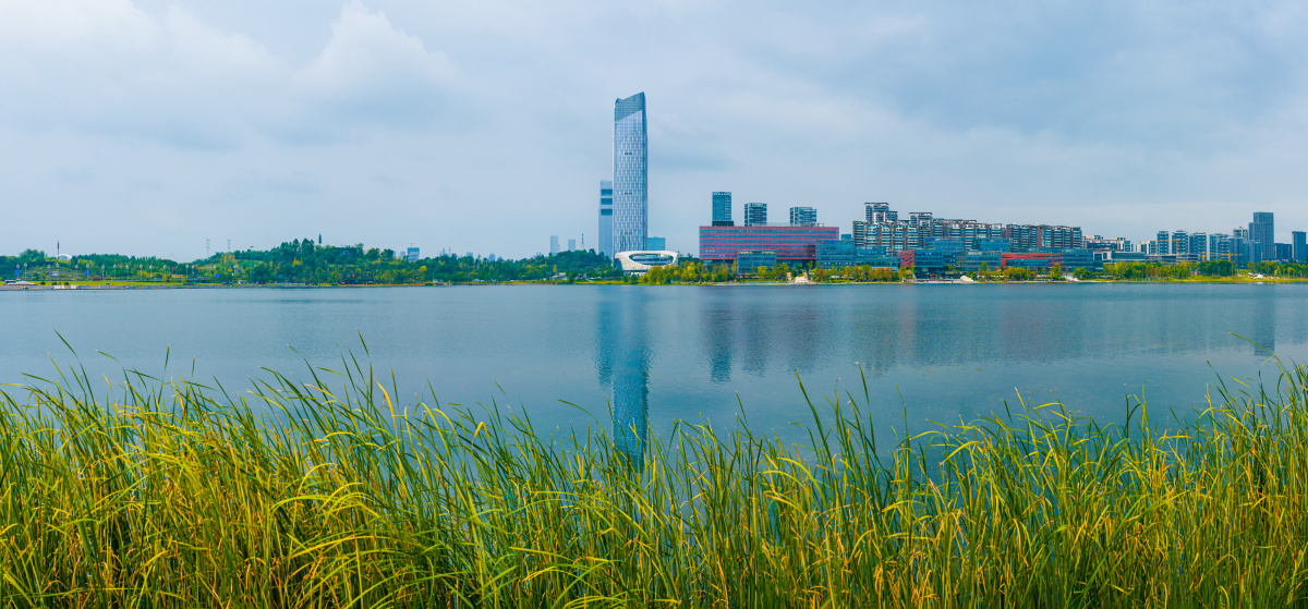 四川成都兴隆湖全景和城市建筑风光 - 旅行摄影杨小蟹 - 图虫