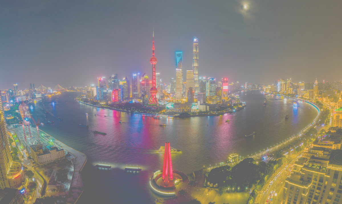 中国上海外滩陆家嘴东方明珠塔和上海中心三件套夜景