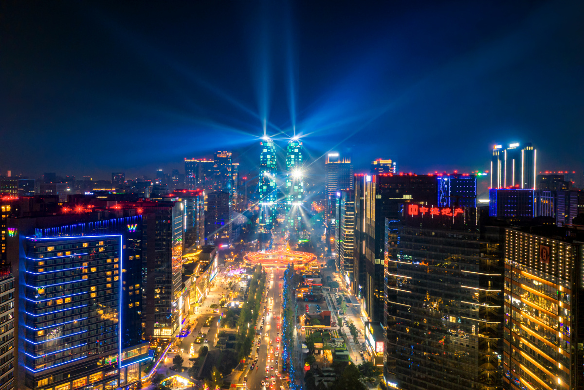 航拍成都天府双塔国庆节灯光秀 - 旅行摄影杨小蟹 - 图虫