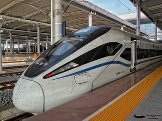 657745