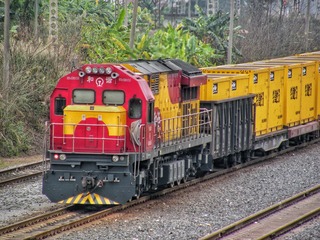 661044