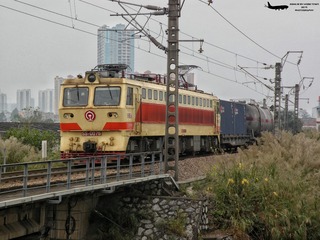 657754