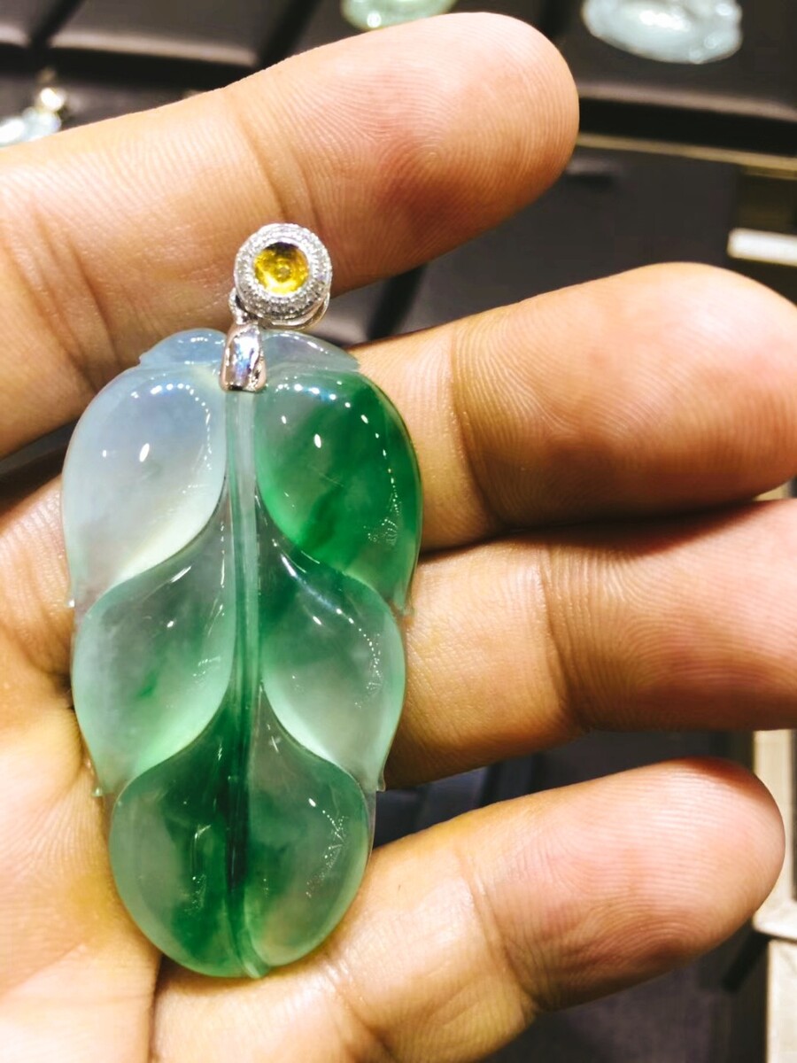 牌子翡翠吊绳怎么系