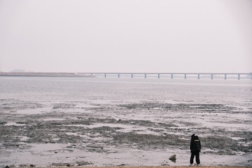 001