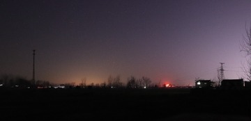 864104