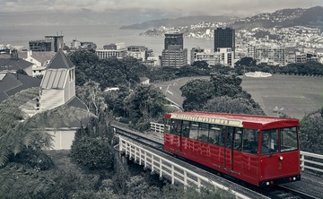 688329