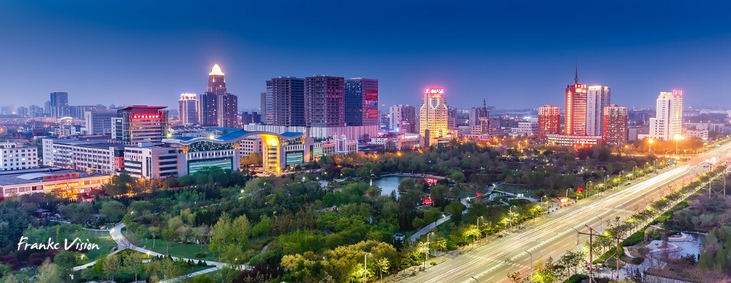 淄博高新区夜景，淄博市城市建设新成果。