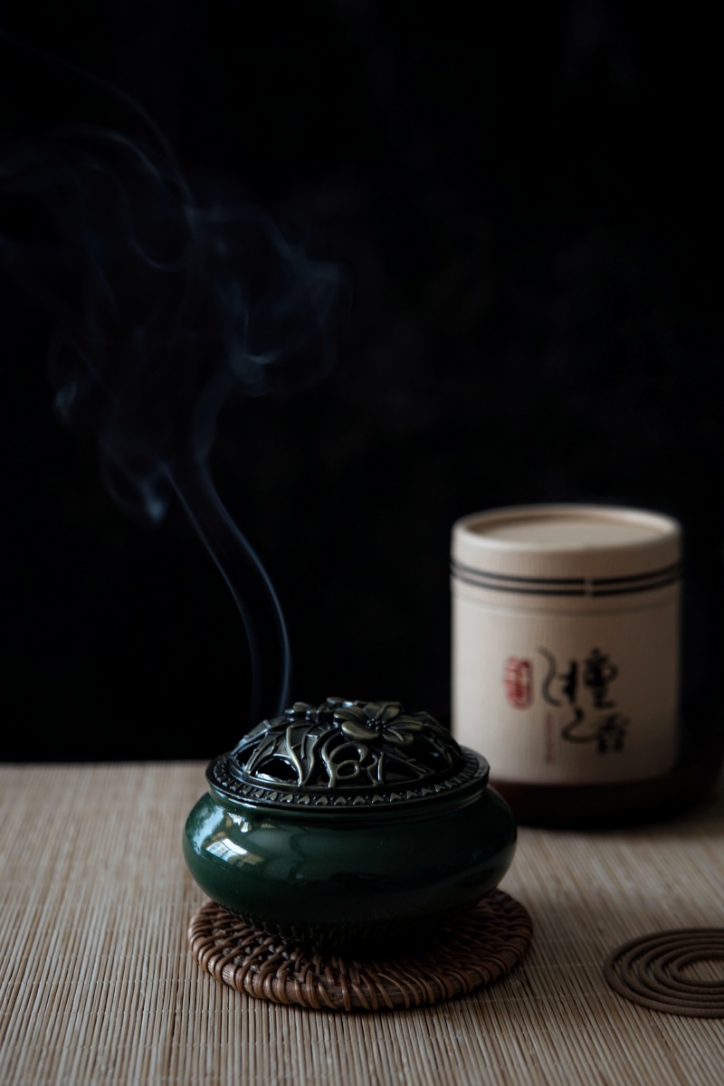 一缕檀香静自悟