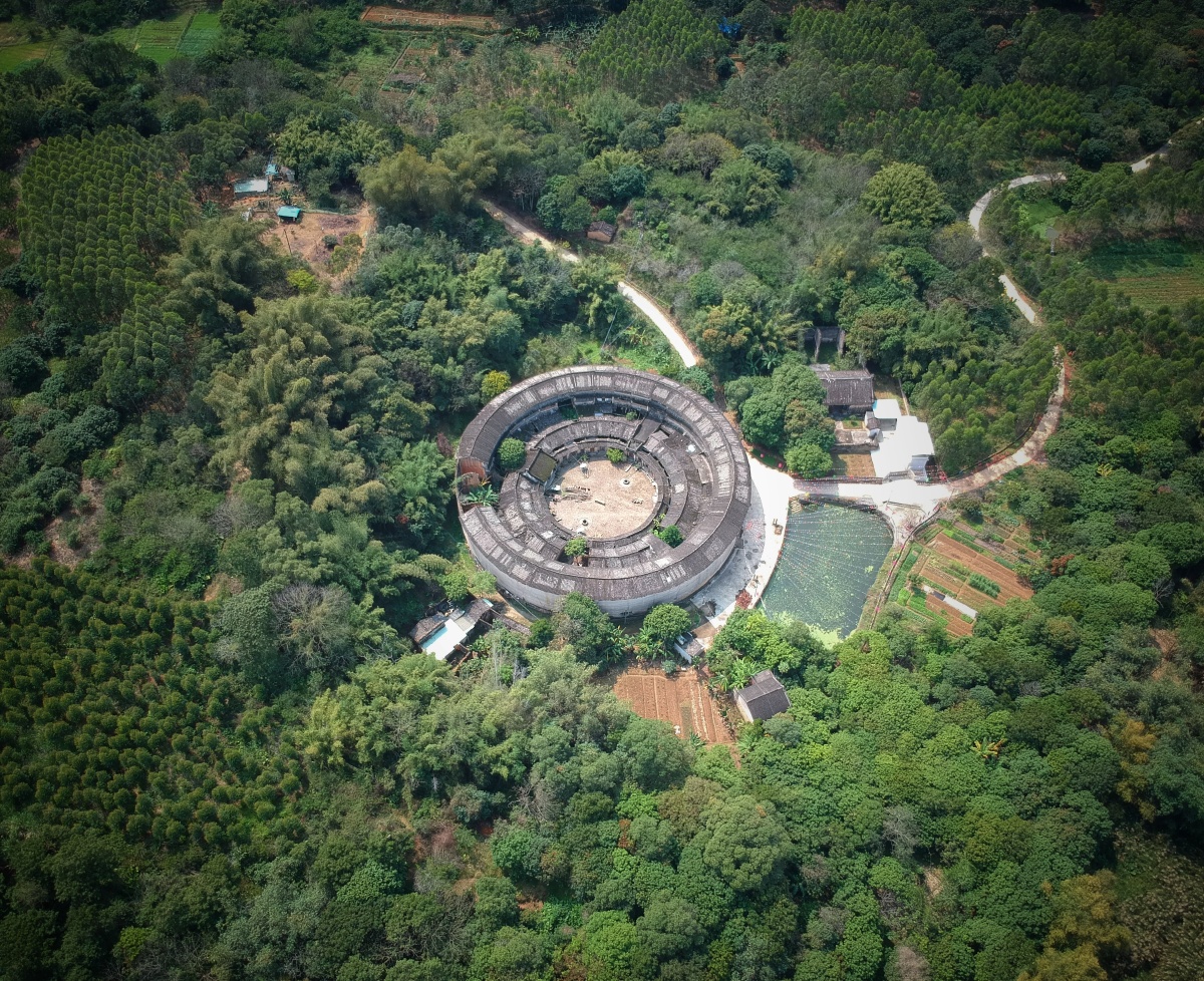 山穷水尽疑无路柳暗花明又一村拍摄于潮州市饶平县三饶镇里秀楼