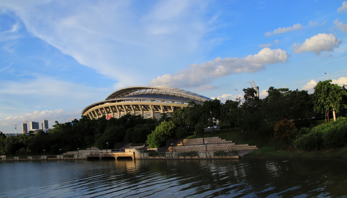 光影江门滨江体育中心