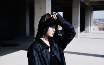 001