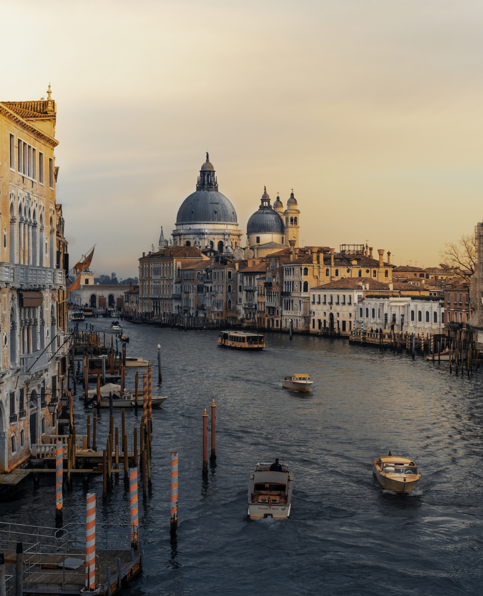 黄昏下的威尼斯大运河