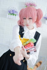 143586