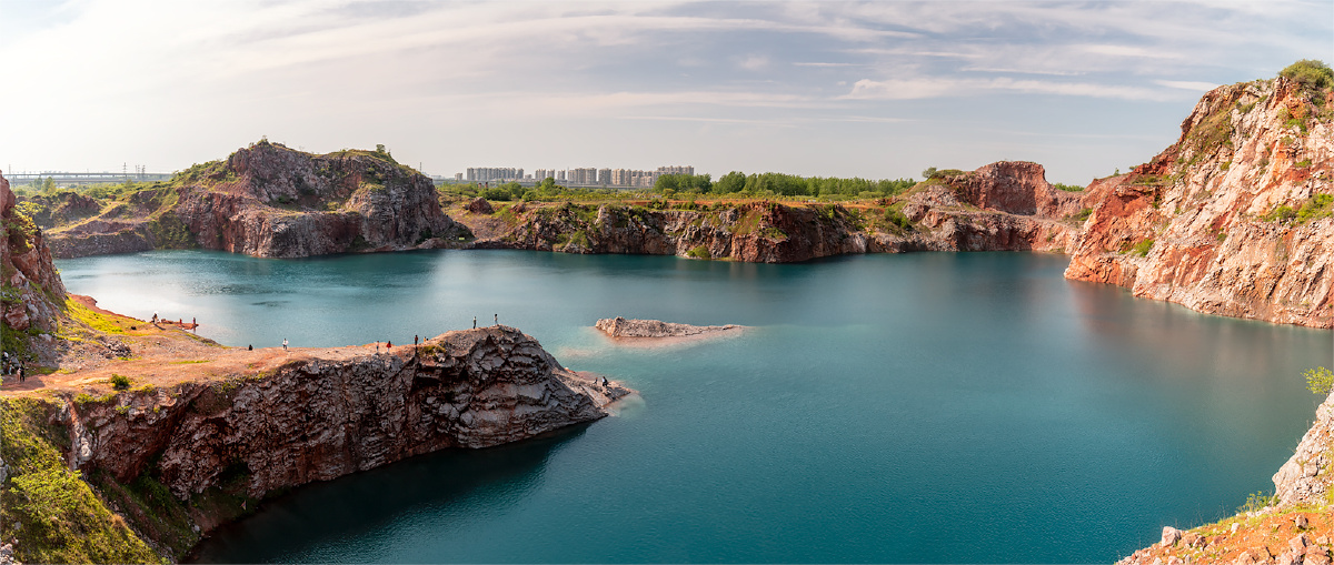 矿坑湖泊网红湖安徽芜湖凤凰山矿坑