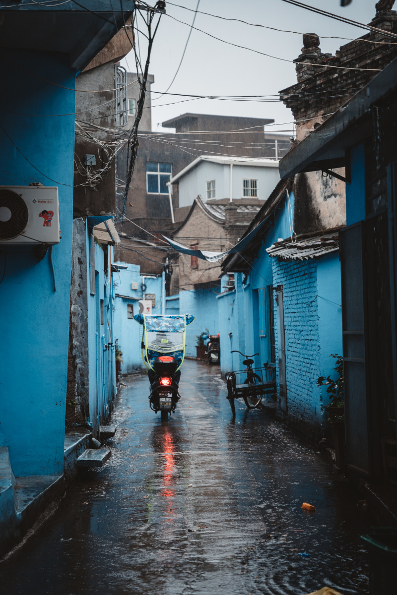 南方潮湿的雨天潮湿的海滨小镇