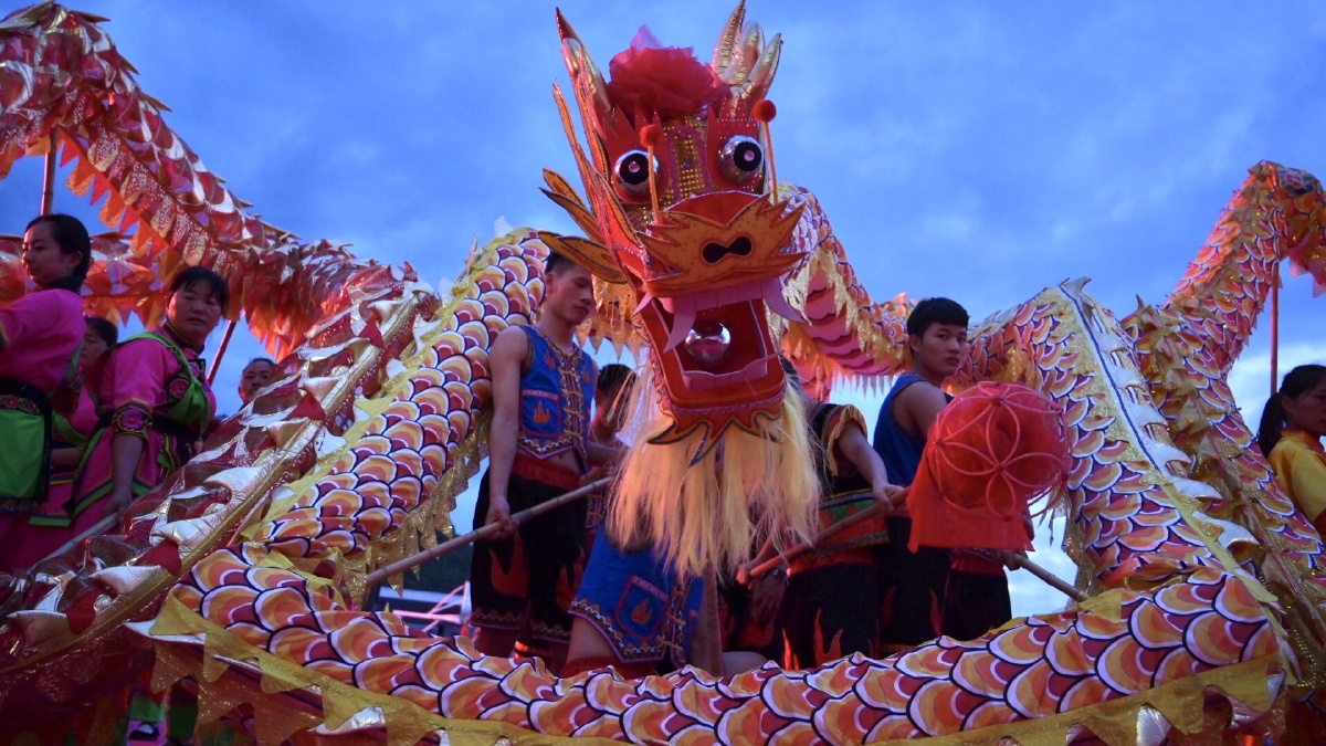 云南省舞龙锦标赛在通海举办掌声欢呼声鲜花送给为我们带来精彩表演的