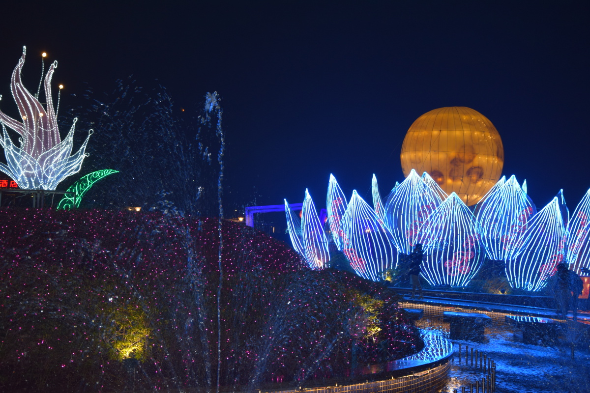 月亮广场灯光秀