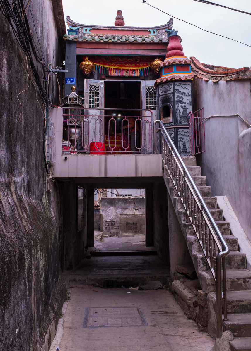 顶街一条很小的老巷位于闽南东山岛上有着六百多年历史整条街古厝风貌