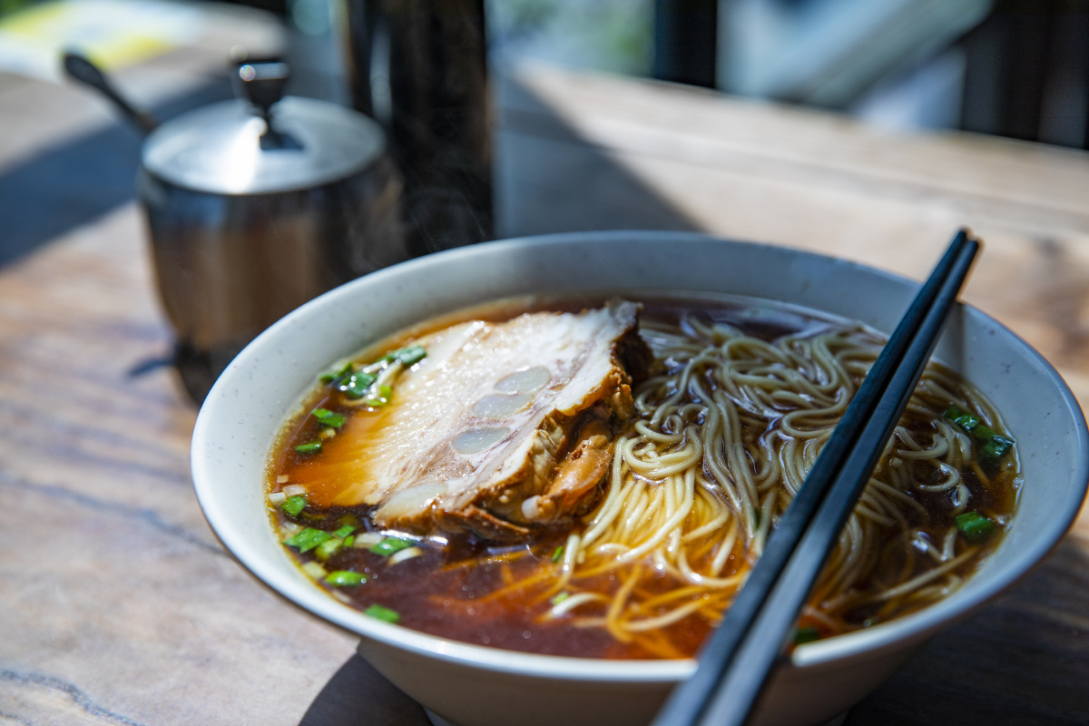 饿了吗来碗焖肉面吧