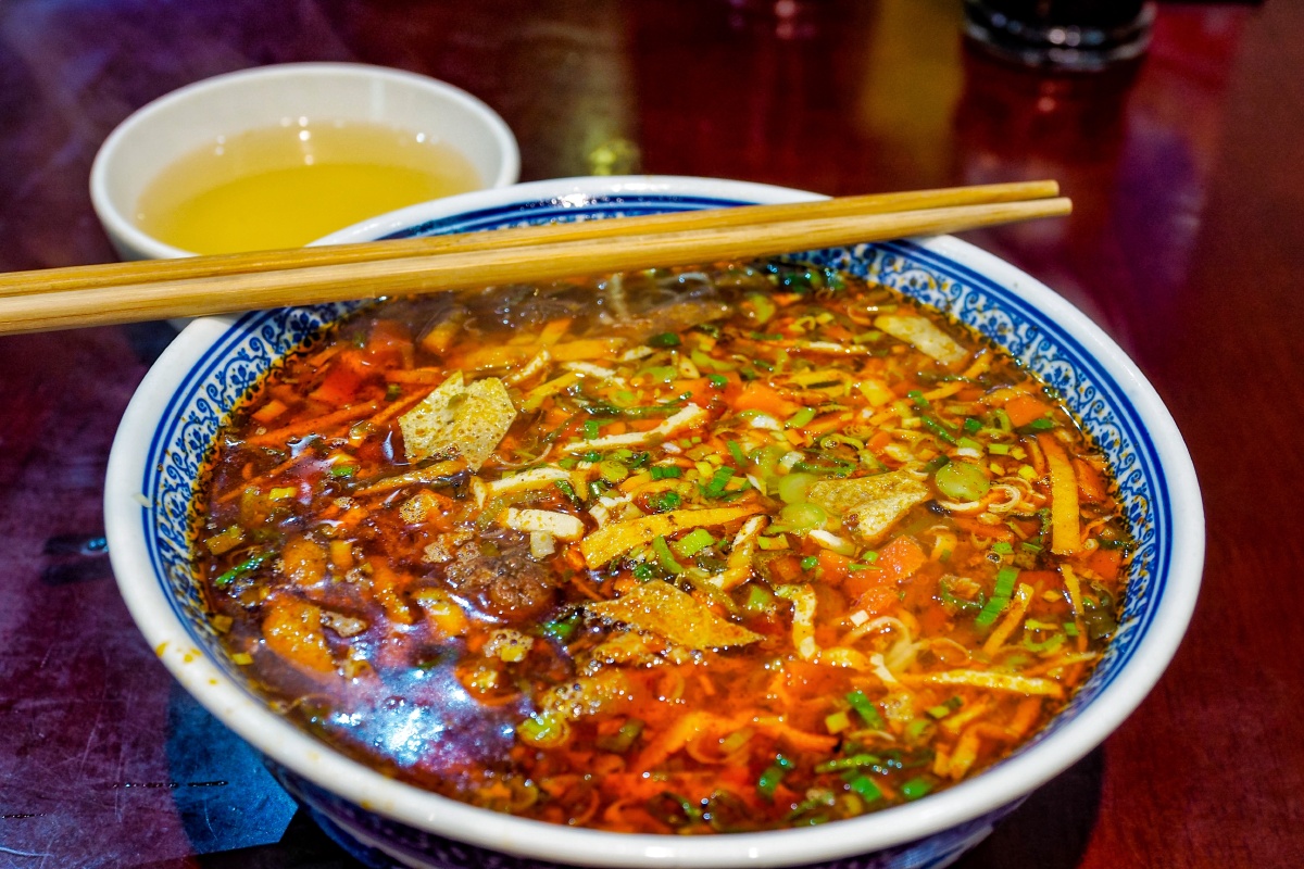 陕西特色面食臊子面酸汤面