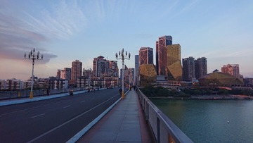 113071