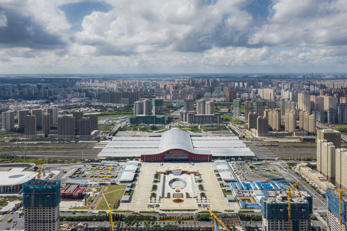 初秋的云哈尔滨西客站