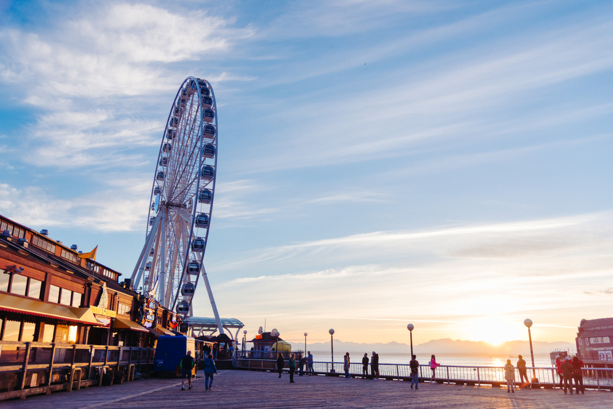 西雅图摩天轮不同的角度不同的风格