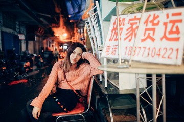 504312
