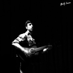 Singer in the dark