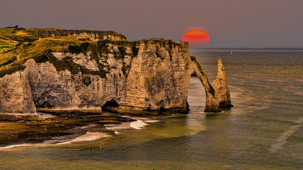 法国埃特勒塔象鼻山的黄昏