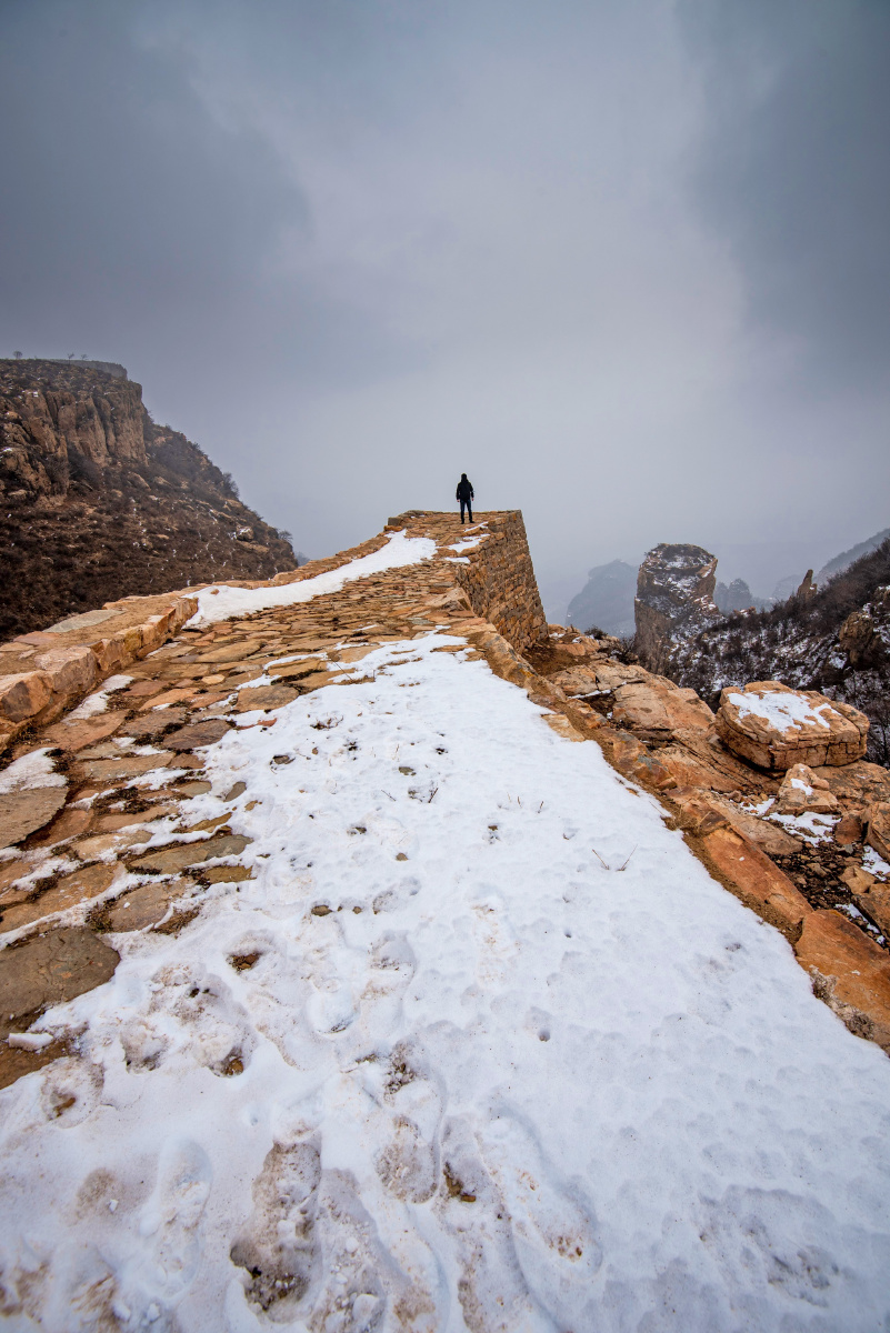 太行初雪(3)站在古长城的尽头 - 摄影小医 - 图虫