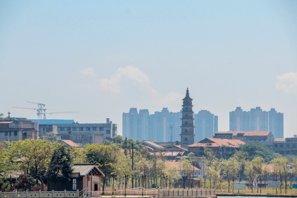人文巴陵岳阳慈氏塔远景