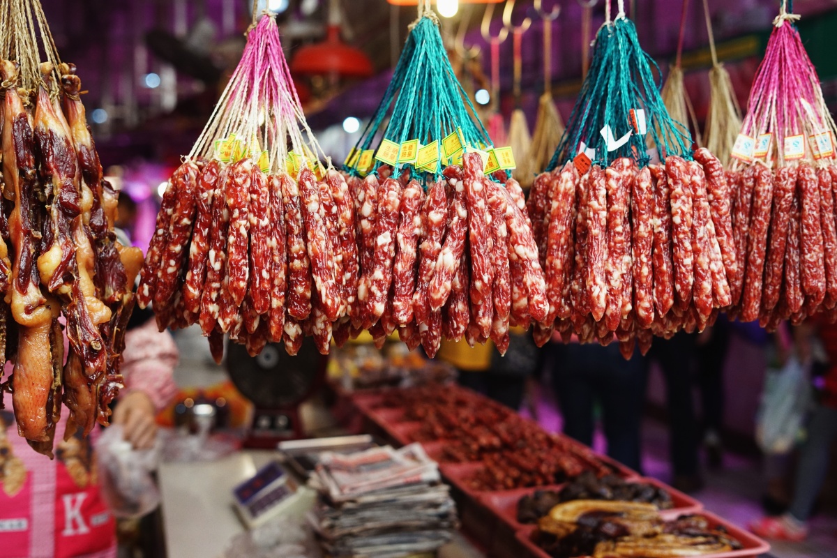 广州顺德 华盖市场 菜市场 腊味 摊挂 腊肉 腊肠