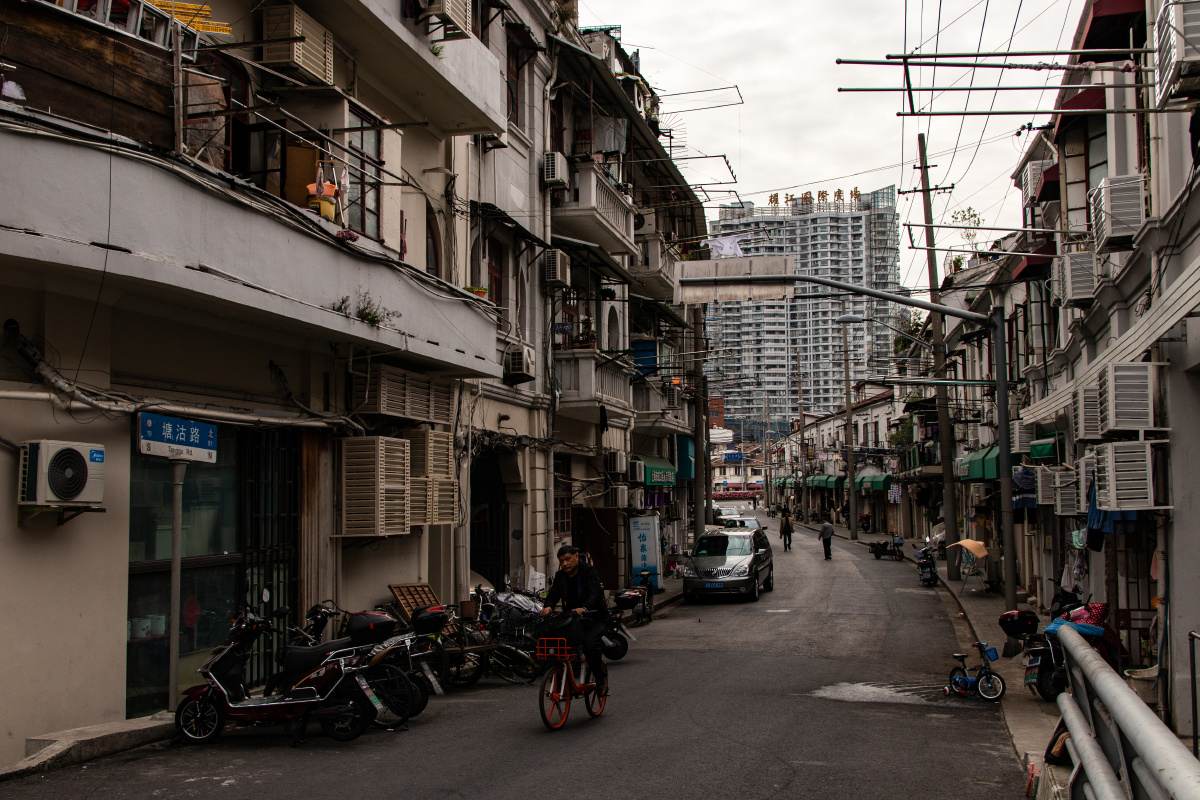 拍摄于上海塘沽路